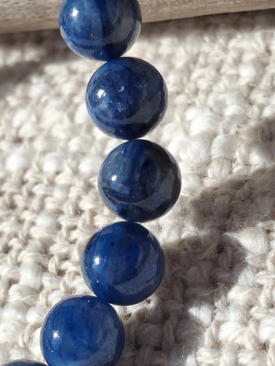 Cyanite teinte